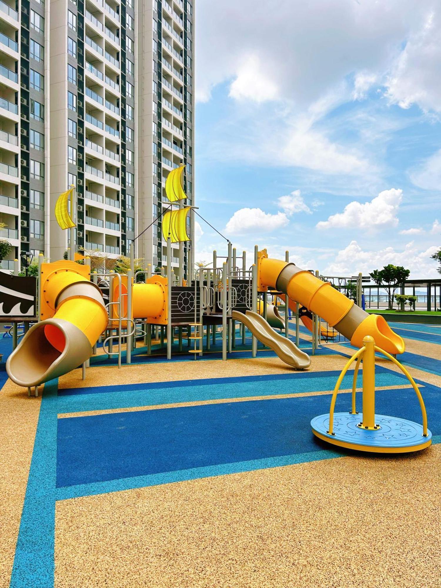 R&f Princess Cove, Seaview, 4br, 1471sqft, Centre And Ciq, 24hr Security Apartment *