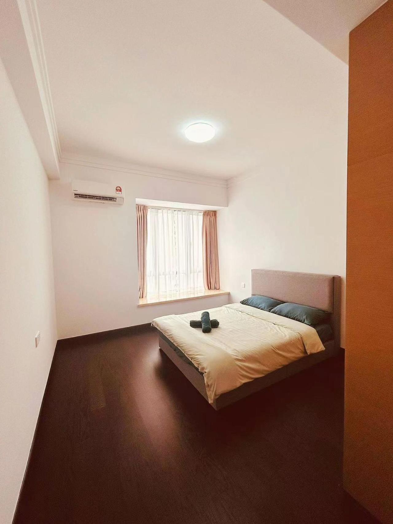 Apartment R&f Princess Cove, Seaview, 4br, 1471sqft, Centre And Ciq, 24hr Security *
